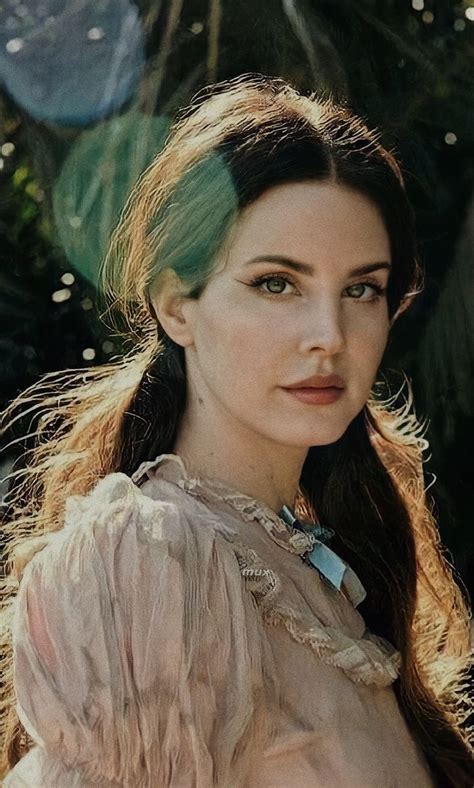 lana del rey how old.